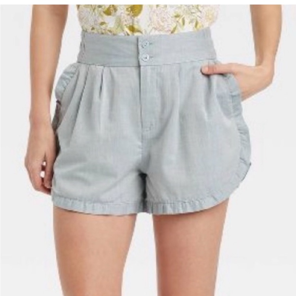 NWT Who What Wear Light Blue chambray Women's Shorts